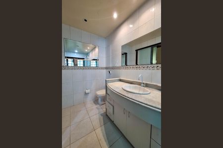 Casa à venda com 180m², 4 quartos e 2 vagas Casa à venda com 180m², 4 quartos e 2 vagasBanheiro da Suíte 1