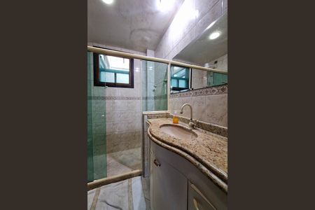 Casa à venda com 180m², 4 quartos e 2 vagas Casa à venda com 180m², 4 quartos e 2 vagasBanheiro Social