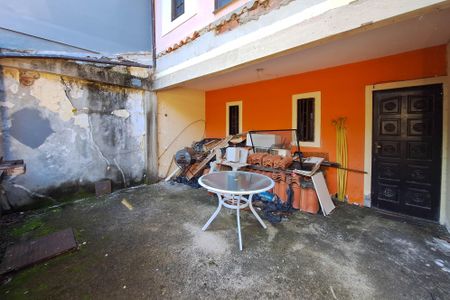 Casa à venda com 180m², 4 quartos e 2 vagas Casa à venda com 180m², 4 quartos e 2 vagasÁrea comum