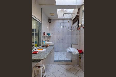 Casa à venda com 180m², 4 quartos e 2 vagas Casa à venda com 180m², 4 quartos e 2 vagasÁrea de Serviço