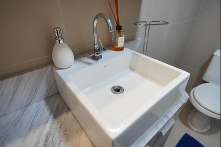 Apartamento à venda com 77m², 2 quartos e 1 vagaBanheiro Social