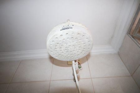 Apartamento para alugar com 75m², 2 quartos e 1 vaga Apartamento para alugar com 75m², 2 quartos e 1 vagaBanheiro da Suíte 1