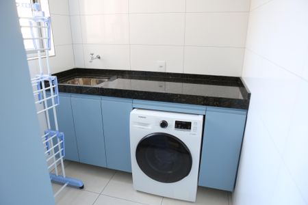 Apartamento à venda com 65m², 2 quartos e 1 vagaÁrea de Serviço