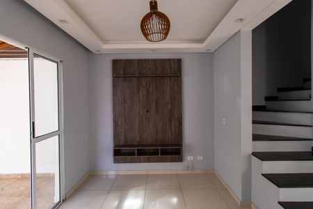 Sala de casa de condomínio para alugar com 2 quartos, 210m² em Jardim Petropolis, Cotia