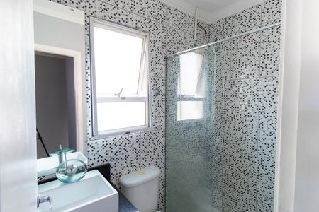 Casa de condomínio para alugar com 210m², 2 quartos e 2 vagasBanheiro Social