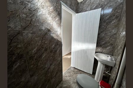 Apartamento para alugar com 68m², 2 quartos e sem vagaBanheiro