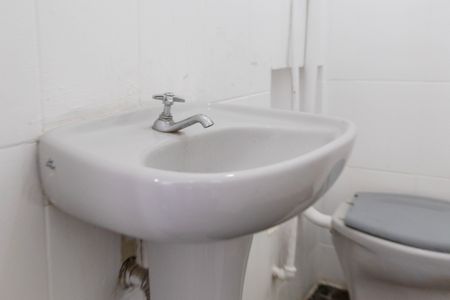 Banheiro de apartamento para alugar com 1 quarto, 42m² em Jardim Presidente Dutra, Guarulhos