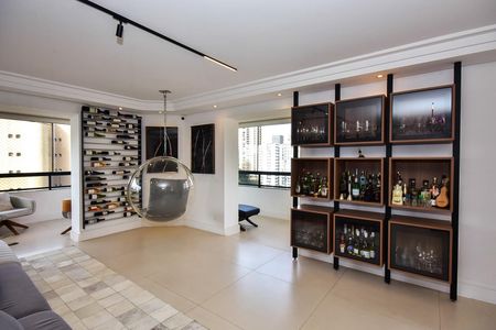 Apartamento à venda com 229m², 4 quartos e 4 vagasSala