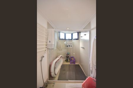 Apartamento à venda com 229m², 4 quartos e 4 vagasBanheiro Suíte 4