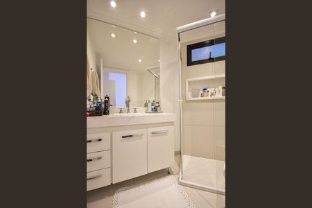 Apartamento à venda com 229m², 4 quartos e 4 vagasBanheiro Suíte 3