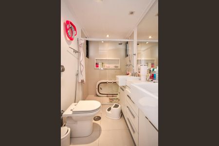 Apartamento à venda com 229m², 4 quartos e 4 vagasBanheiro Social