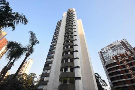 Apartamento à venda com 229m², 4 quartos e 4 vagasFachada