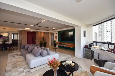 Apartamento à venda com 229m², 4 quartos e 4 vagasSala