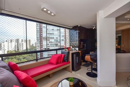 Apartamento à venda com 229m², 4 quartos e 4 vagasVaranda da Sala