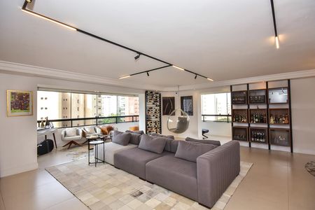 Apartamento à venda com 229m², 4 quartos e 4 vagasSala