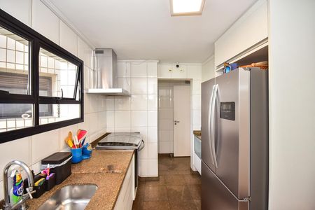 Apartamento à venda com 229m², 4 quartos e 4 vagasCozinha