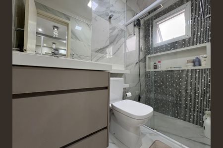 Apartamento à venda com 63m², 2 quartos e 2 vagasBanheiro da suíte