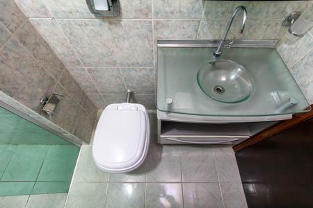 Casa à venda com 93m², 2 quartos e 2 vagasBanheiro