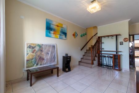 Casa à venda com 93m², 2 quartos e 2 vagasSala