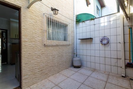 Casa à venda com 93m², 2 quartos e 2 vagasQuintal e Área de Serviço
