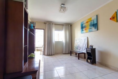 Casa à venda com 93m², 2 quartos e 2 vagasSala