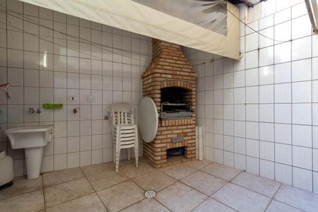 Casa à venda com 93m², 2 quartos e 2 vagasQuintal e Área de Serviço