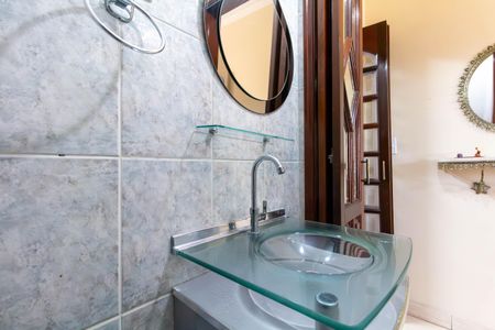 Casa à venda com 93m², 2 quartos e 2 vagasLavabo