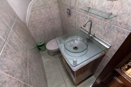 Casa à venda com 93m², 2 quartos e 2 vagasLavabo