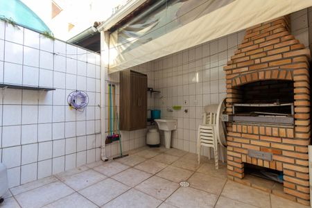 Casa à venda com 93m², 2 quartos e 2 vagasQuintal e Área de Serviço
