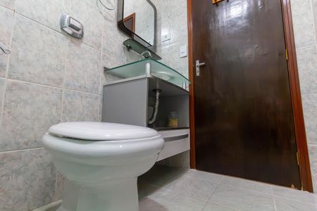 Casa à venda com 93m², 2 quartos e 2 vagasBanheiro