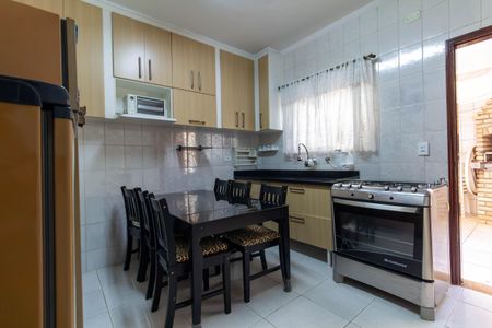 Casa à venda com 93m², 2 quartos e 2 vagasCozinha