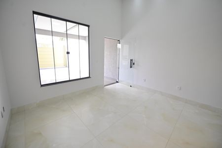 Casa para alugar com 150m², 2 quartos e 2 vagasSala