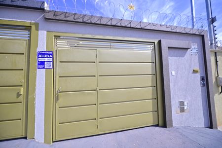 Casa para alugar com 150m², 2 quartos e 2 vagasFachada