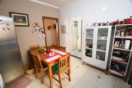 Casa à venda com 230m², 4 quartos e 5 vagasCozinha