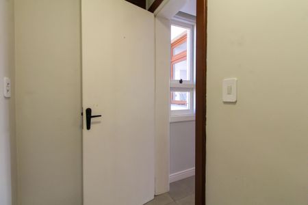 Apartamento à venda com 304m², 4 quartos e 2 vagas Apartamento à venda com 304m², 4 quartos e 2 vagasLavabo