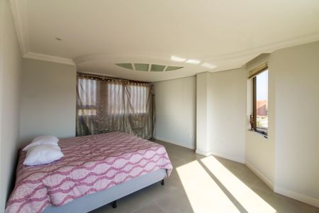 Apartamento à venda com 304m², 4 quartos e 2 vagas Apartamento à venda com 304m², 4 quartos e 2 vagasSuíte 2