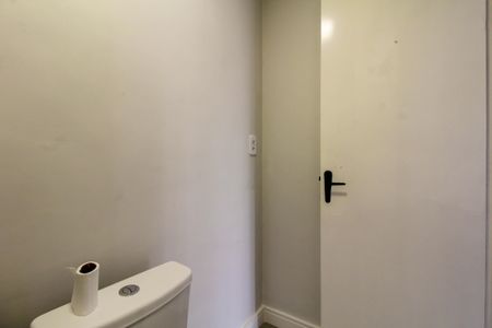 Apartamento à venda com 304m², 4 quartos e 2 vagas Apartamento à venda com 304m², 4 quartos e 2 vagasLavabo