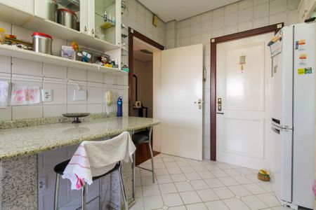 Apartamento à venda com 304m², 4 quartos e 2 vagas Apartamento à venda com 304m², 4 quartos e 2 vagasCozinha