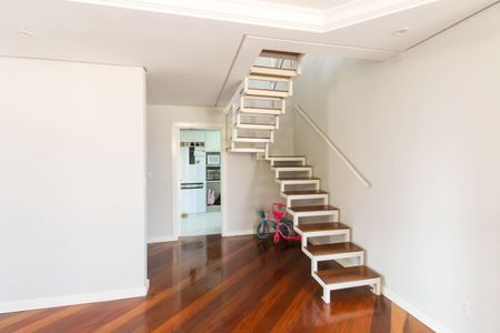 Apartamento à venda com 304m², 4 quartos e 2 vagas Apartamento à venda com 304m², 4 quartos e 2 vagasSala 1