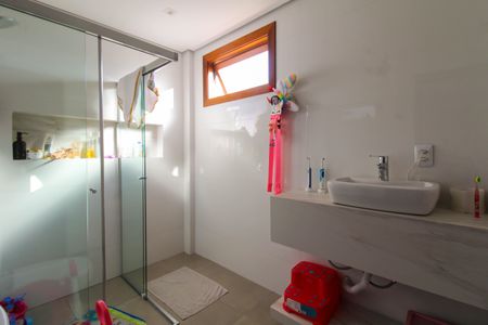 Apartamento à venda com 304m², 4 quartos e 2 vagas Apartamento à venda com 304m², 4 quartos e 2 vagasBanheiro da Suíte 1