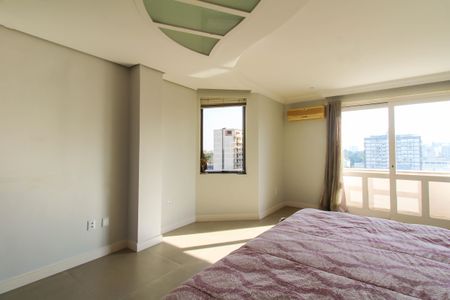 Apartamento à venda com 304m², 4 quartos e 2 vagas Apartamento à venda com 304m², 4 quartos e 2 vagasSuíte 2