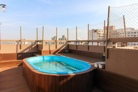 Apartamento à venda com 304m², 4 quartos e 2 vagas Apartamento à venda com 304m², 4 quartos e 2 vagasTerraço