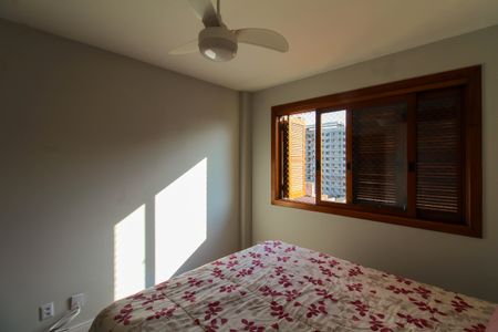 Apartamento à venda com 304m², 4 quartos e 2 vagas Apartamento à venda com 304m², 4 quartos e 2 vagasQuarto 2