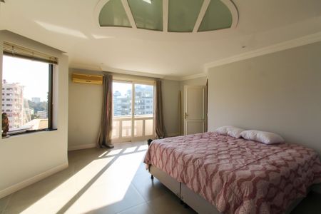 Apartamento à venda com 304m², 4 quartos e 2 vagas Apartamento à venda com 304m², 4 quartos e 2 vagasSuíte 2