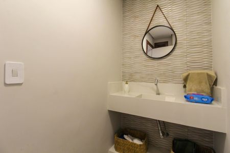 Apartamento à venda com 304m², 4 quartos e 2 vagas Apartamento à venda com 304m², 4 quartos e 2 vagasLavabo