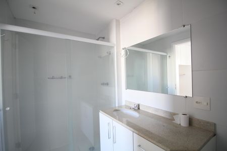 Banheiro de apartamento à venda com 1 quarto, 49m² em Vila Andrade, São Paulo