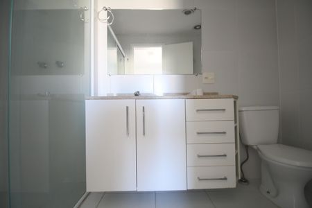 Banheiro de apartamento à venda com 1 quarto, 49m² em Vila Andrade, São Paulo