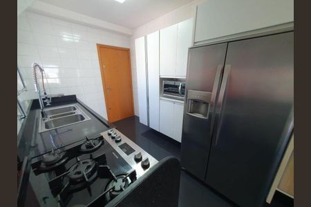 Apartamento à venda com 171m², 3 quartos e 4 vagas