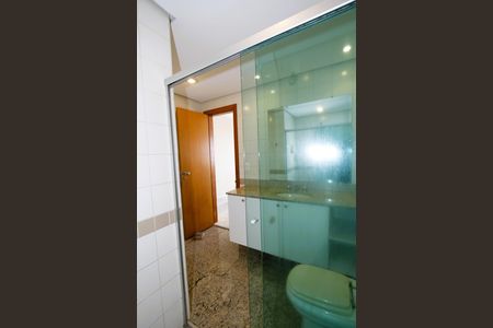 Apartamento à venda com 199m², 3 quartos e 4 vagasBanheiro 2