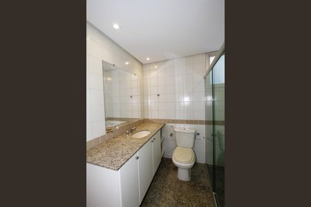 Apartamento à venda com 199m², 3 quartos e 4 vagasBanheiro 2